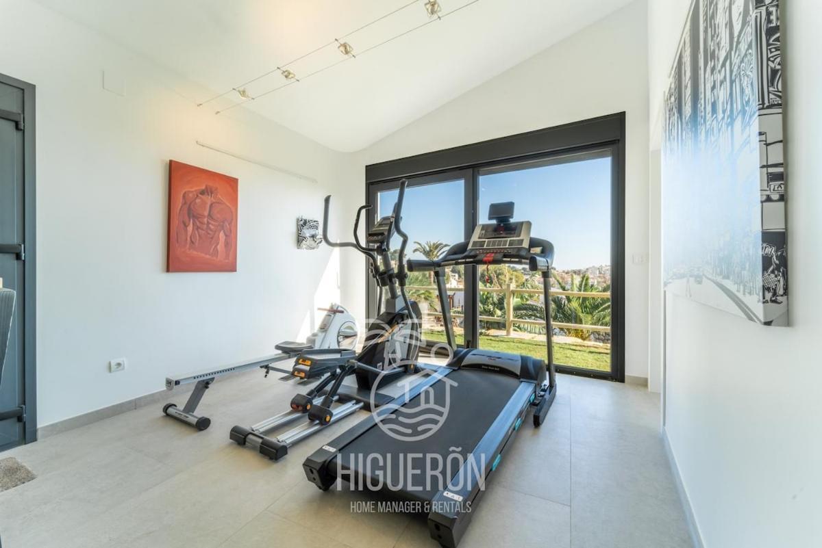 Higueronrentals Centinela Villa