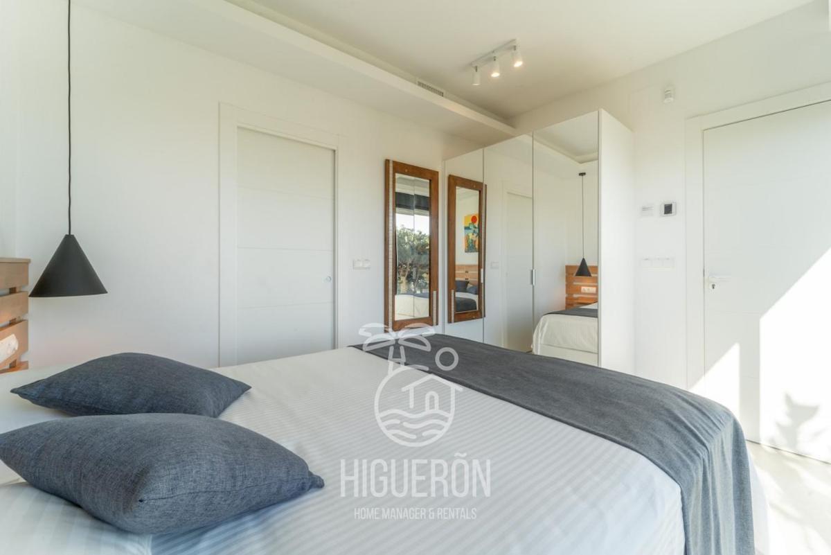 Higueronrentals Centinela Villa *